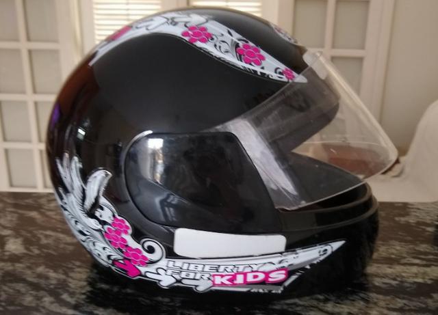 Vendo capacete infantil (usado) - Foto 2