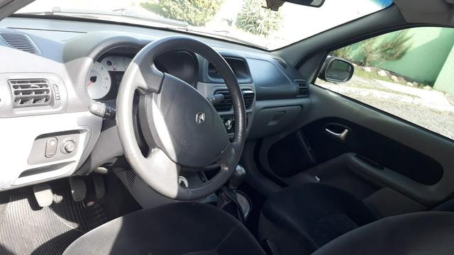 Clio Sedan 1.0 Privilege Única Dona - Foto 2