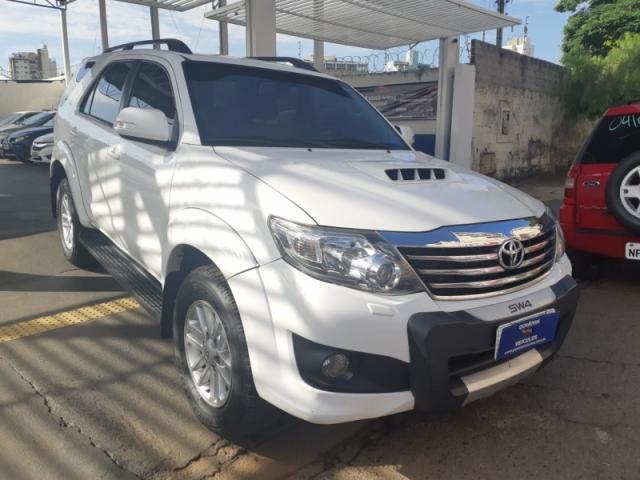 TOYOTA HILUX SW4 3.0 SRV 4X4 16V TURBO 2015
