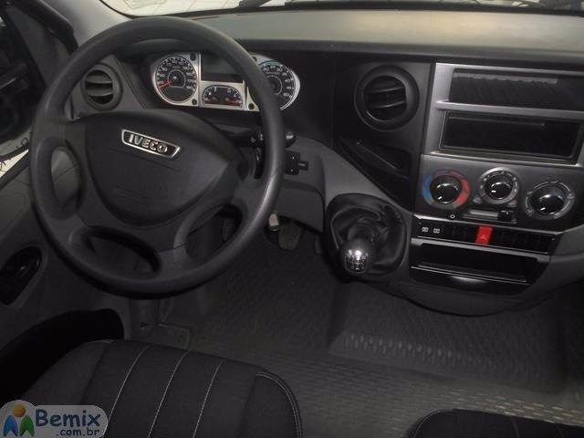 Iveco Daily baú - Foto 2