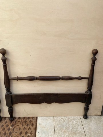 Cama Colonial em Imbuia Maciça de solteiro sem Estrado - Foto 3