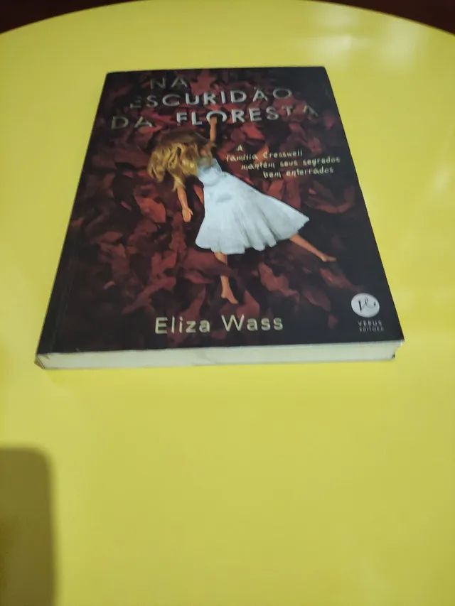 Na escuridão da Floresta. Com brinde. Produto novo  - Foto 2