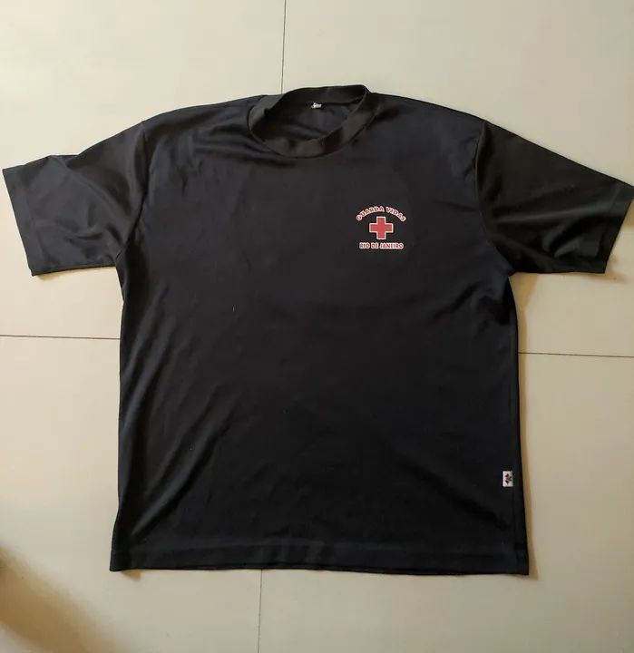 Camisa lycra  guardião de piscina tam M - Foto 2