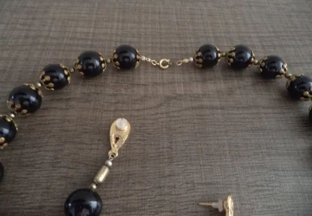 Colar Com Perolas Grandes Na Cor Preto, Acompanhado Os Brincos,  - Foto 5