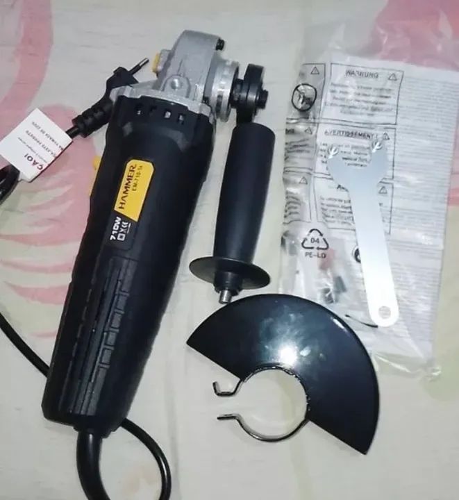 Esmerilhadora Hammer 710W com acessórios NOVA