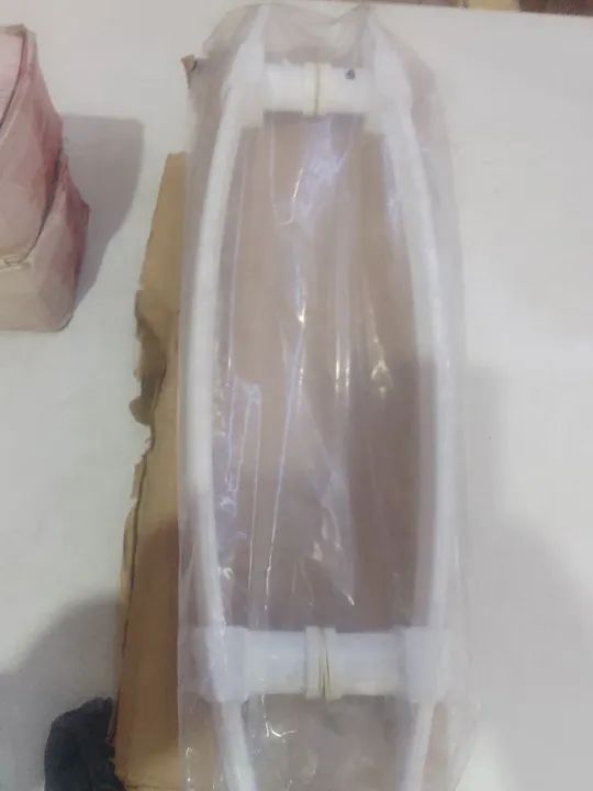 Par de puxadores de porta em PVC branco