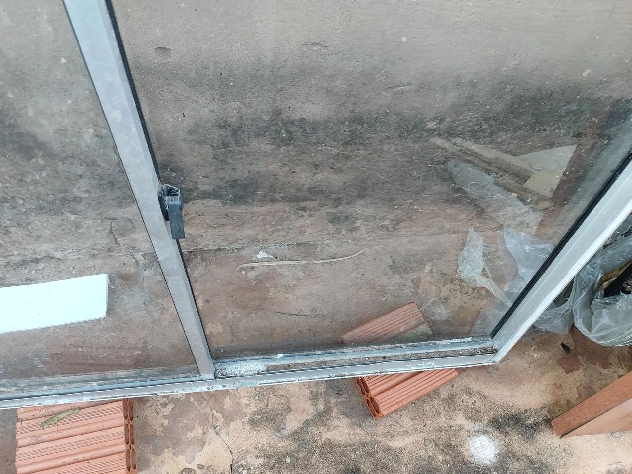 Janela de Alumínio Usada - Foto 2