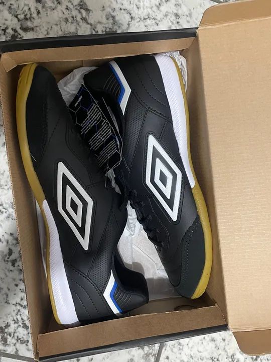 Chuteira umbro specialli tamanho 41