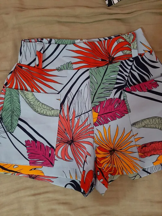 Short estampado floral feminino