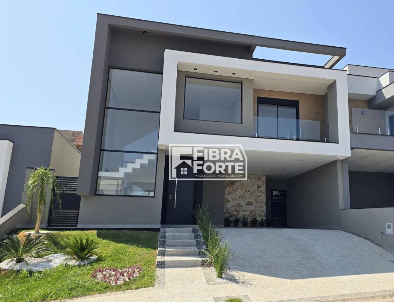 Casa à venda em condomínio em Valinhos.