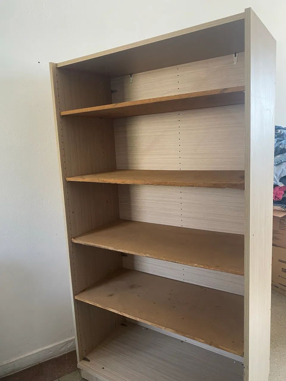 ARMÁRIO EXPOSITOR MDF