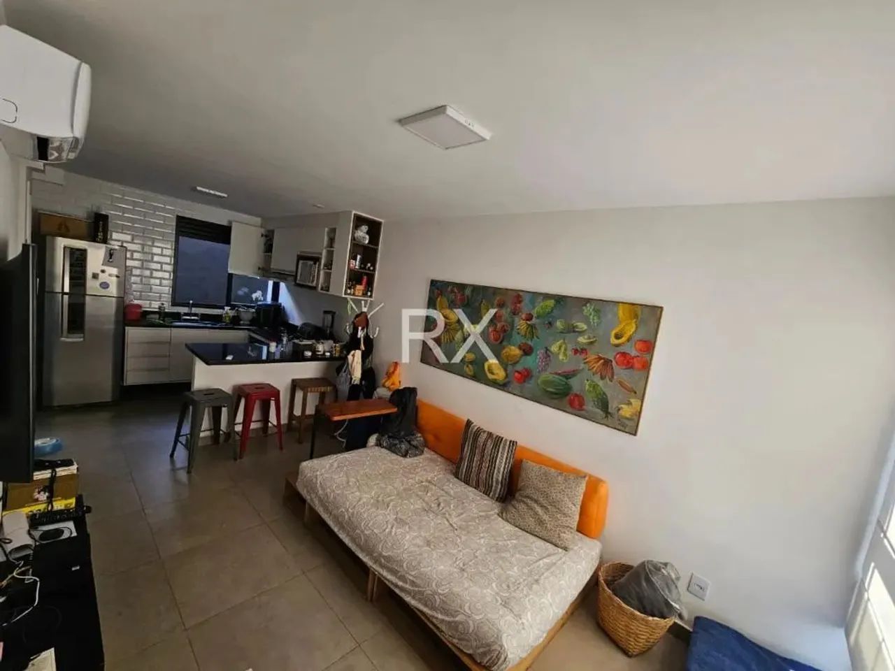 Sobrado charmoso em condomínio clube, ideal para quem busca conforto e praticidade