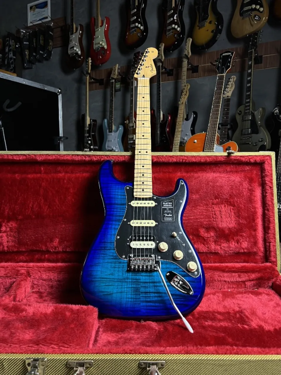 Fender Player Stratocaster® HSS Plus Top (limited Edition)