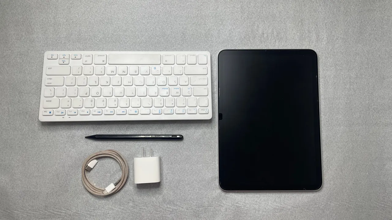 Tablet Apple com carregador (original) e acessórios