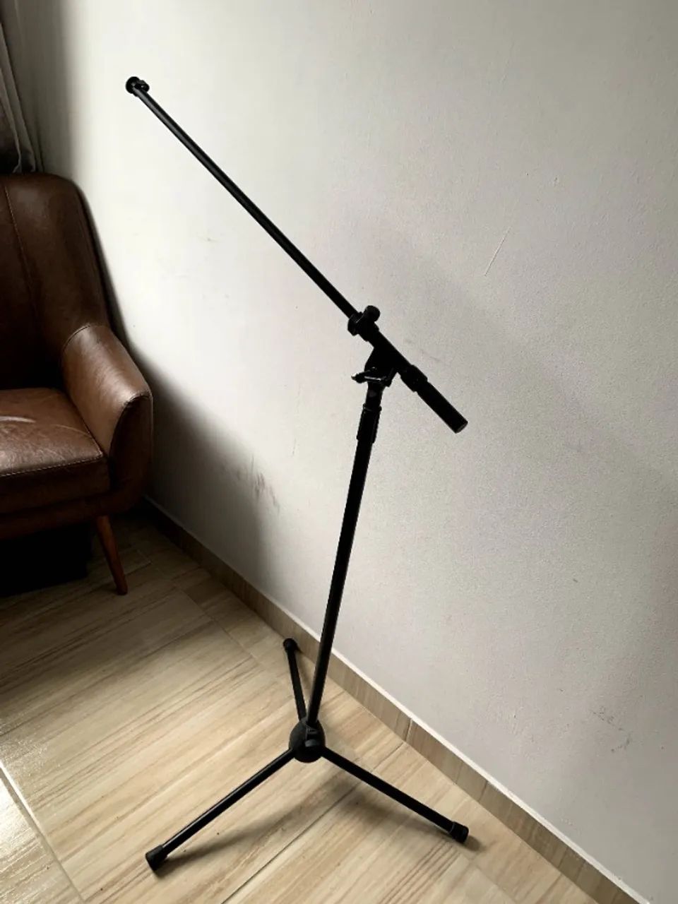 Pedestal para Microfone Tripé Girafa Aço  - Foto 2