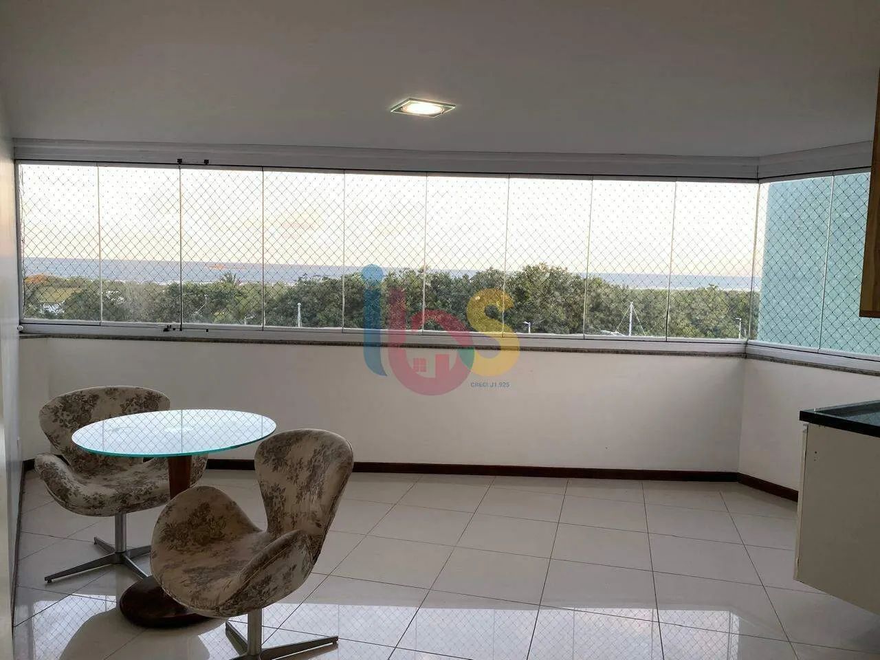 VENDO APARTAMENTO FRENTE MAR