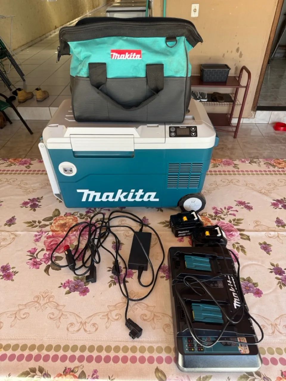 Geladeira Portátil Makita + 2 Baterias 5Ah com carregador  - Foto 4