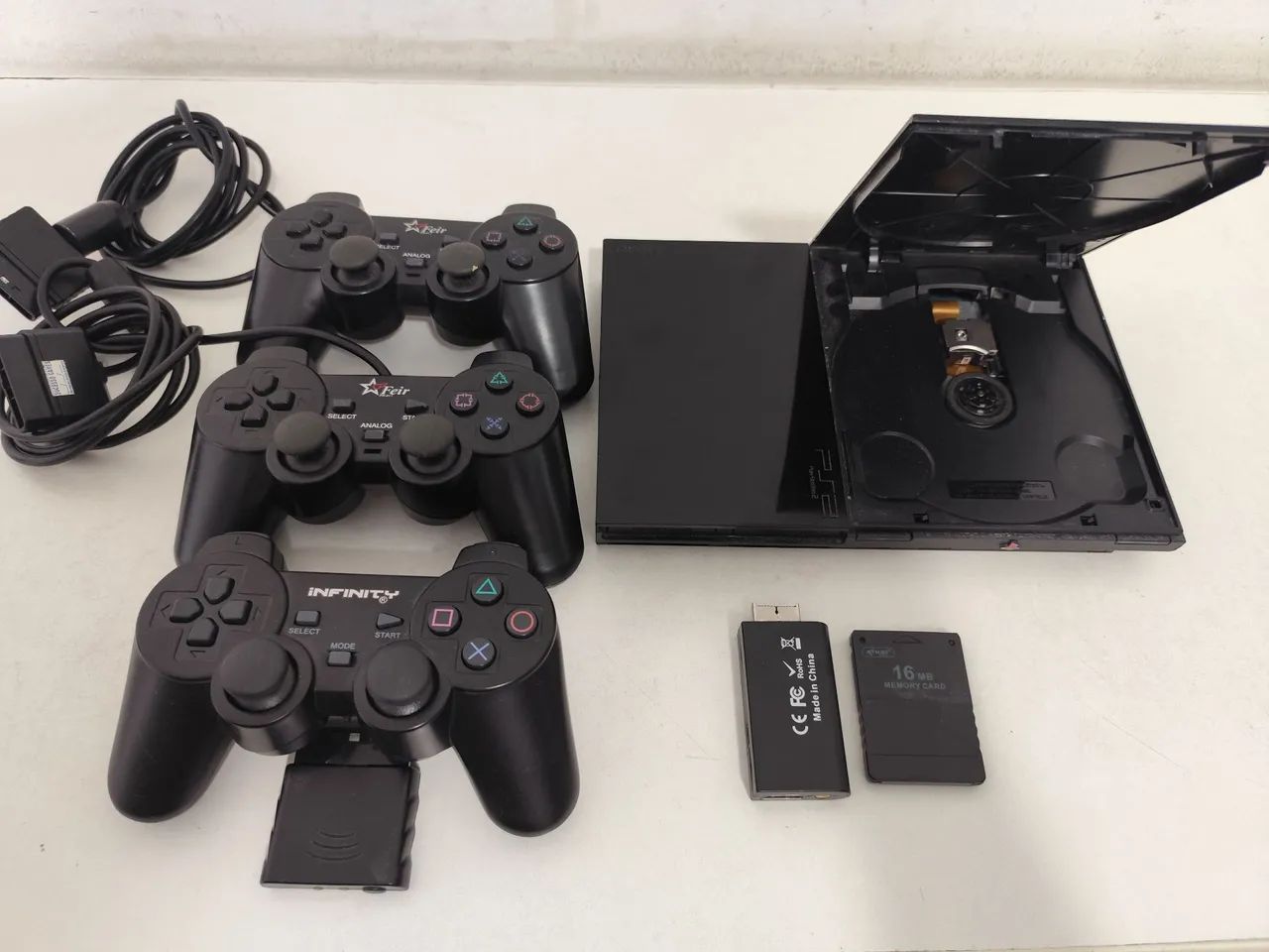 Playstation 2 com 3 controles e acessórios - Foto 2