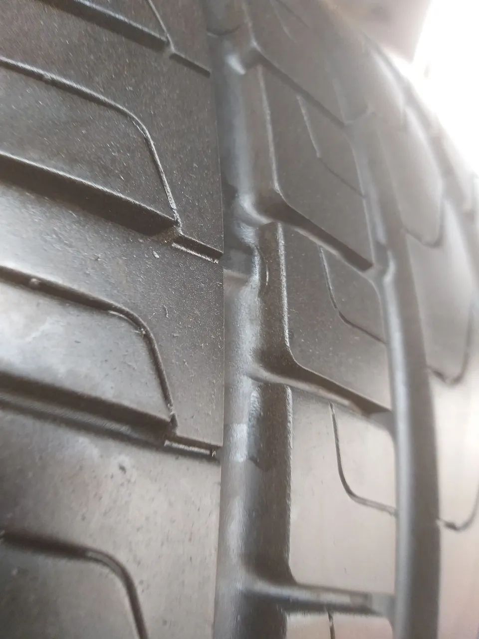 Pneu 245 40 17 pirelli cinturato p7 seminovo 1 pneu**  - Foto 2