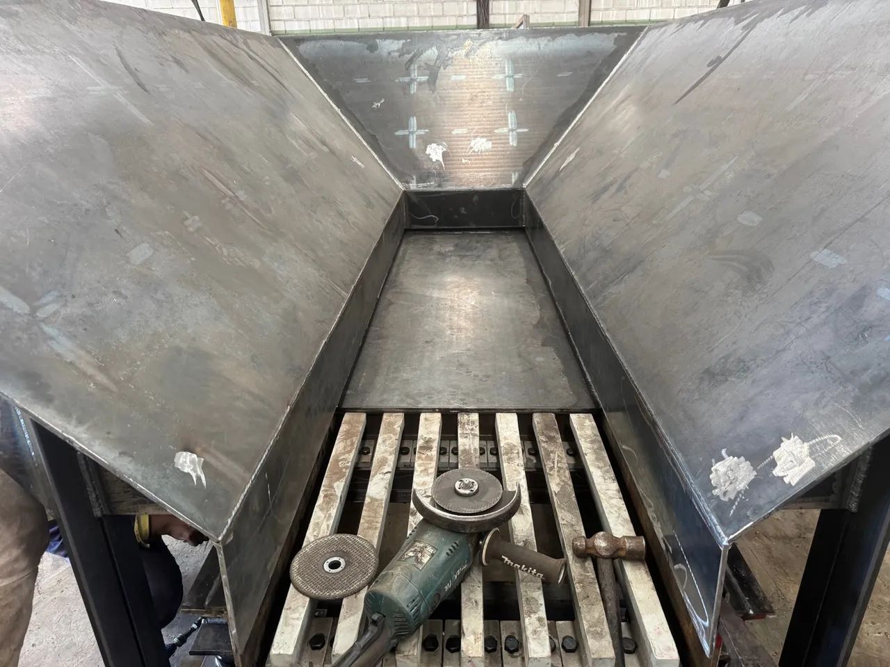 Alimentador vibratório 2,70x70 ( NOVO SEM USO ) - Foto 2