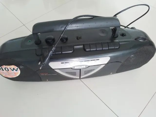 Rádio AM FM e toca fitas antigo