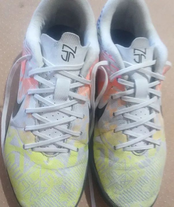 Chuteira Nike NJR