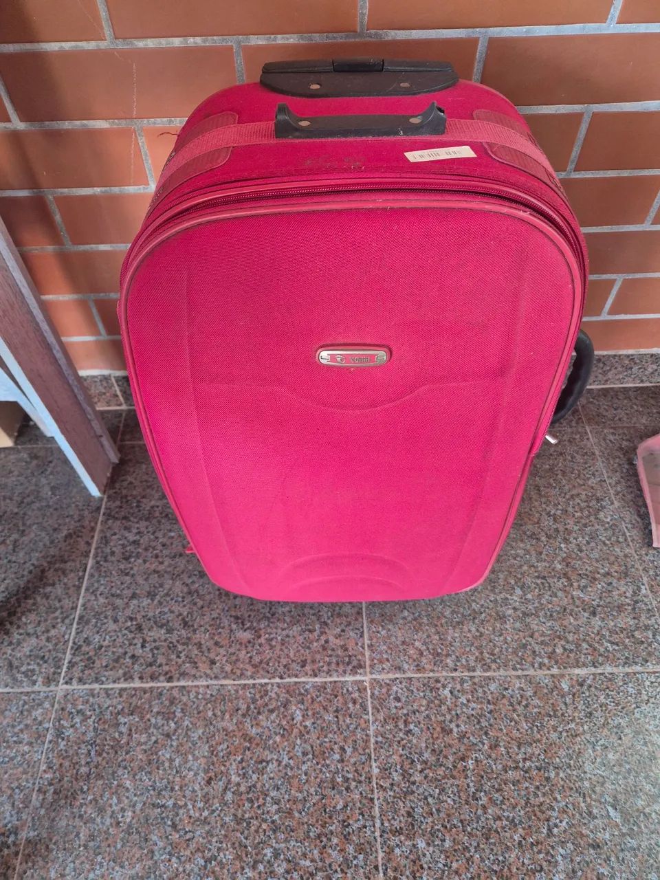 Mala de rodinha tamanho M