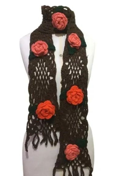 Cachecol Crochê Manual Lã Marrom Com Flores 195 cm X 14 cm