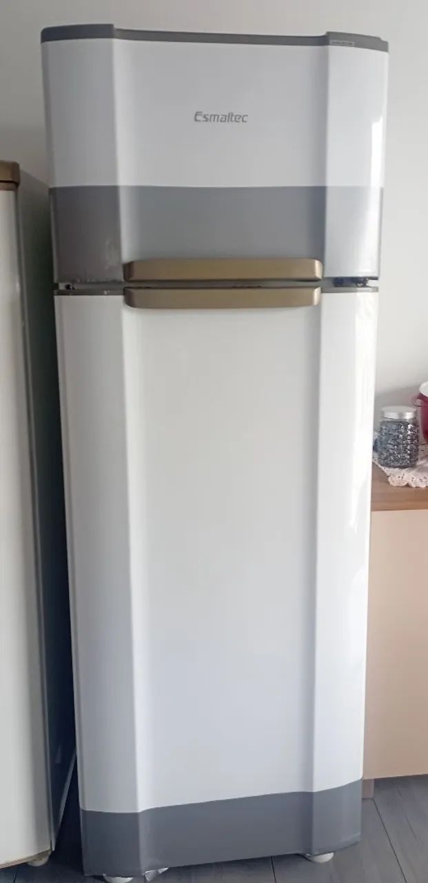 Geladeira Esmaltec 