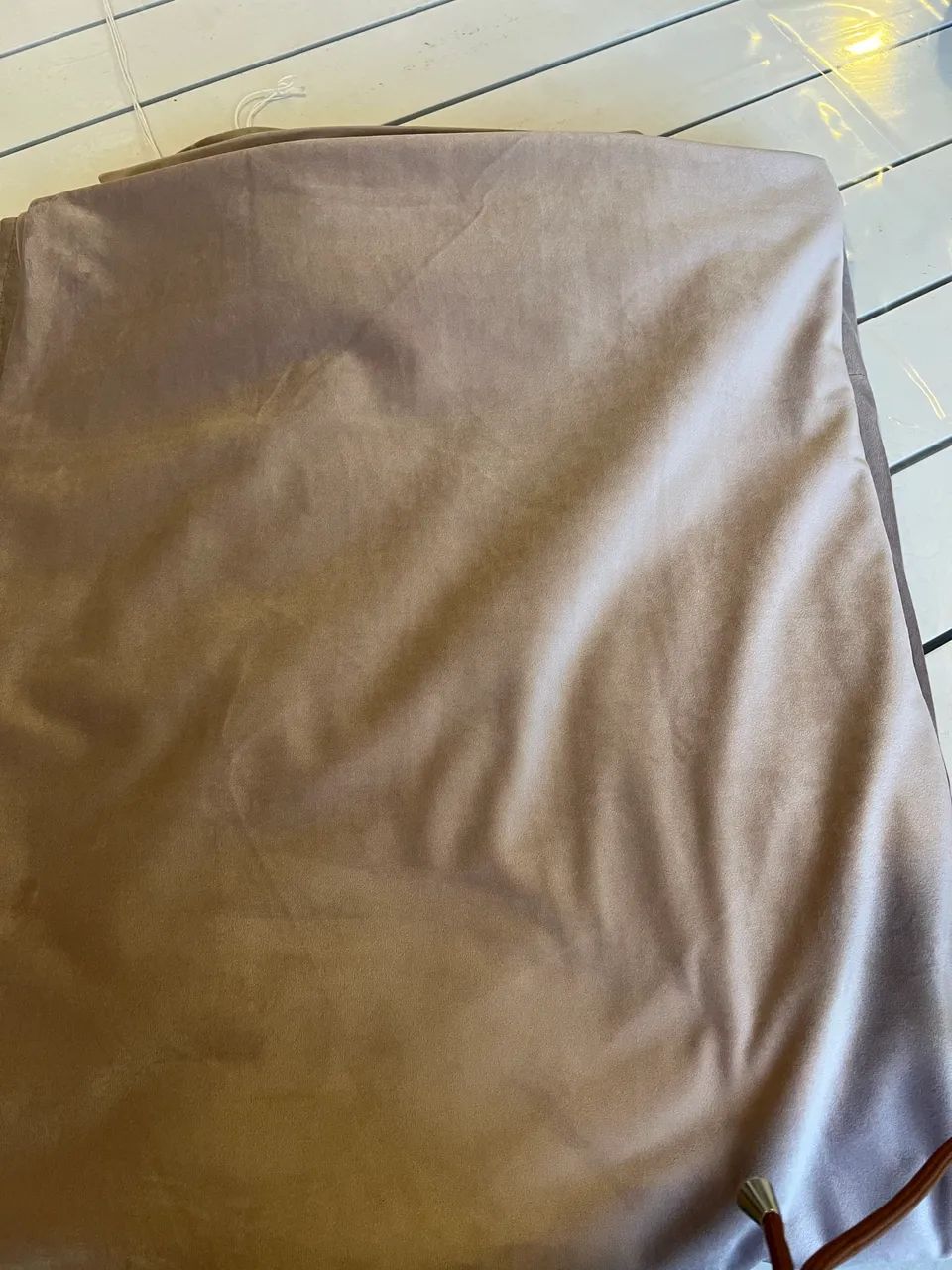 2 Cortinas para provador cor bege/camurça em veludo - Foto 3