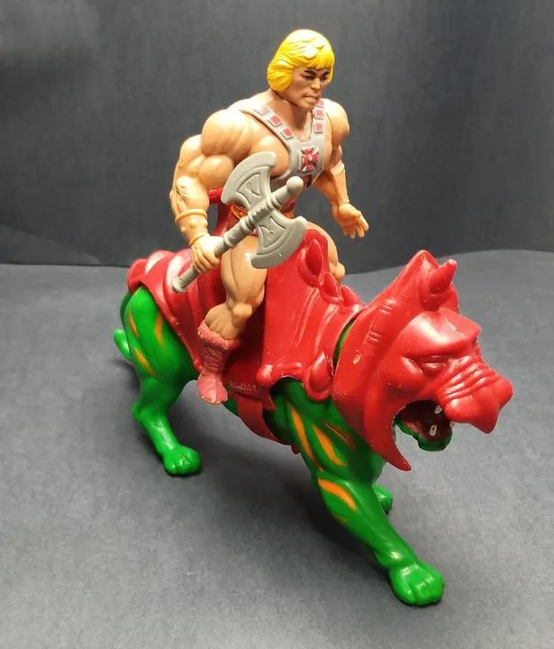 He-Man e Gato Guerreiro Estrela. 