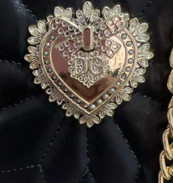 Bolsa linda  com corrente dourada - Foto 4