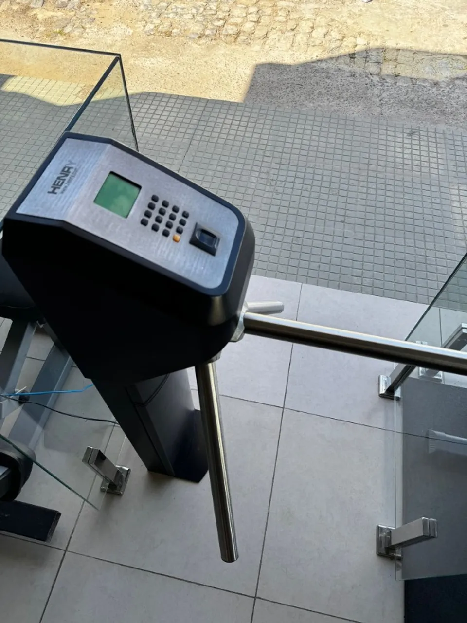 Catraca eletrônica de acesso para academia, studio ou clínica