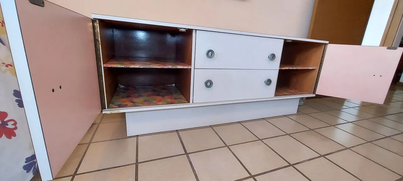 Penteadeira e mesa de cabeceira branca com gavetas - Foto 2