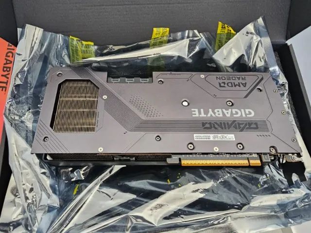 Placa de Vídeo Gigabyte Radeon RX 9070 XT GPU - Foto 4
