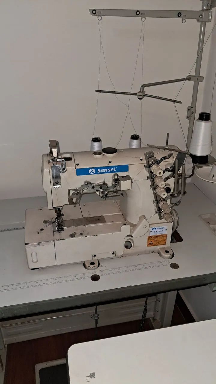 Maquina de costura Galoneira Sansei