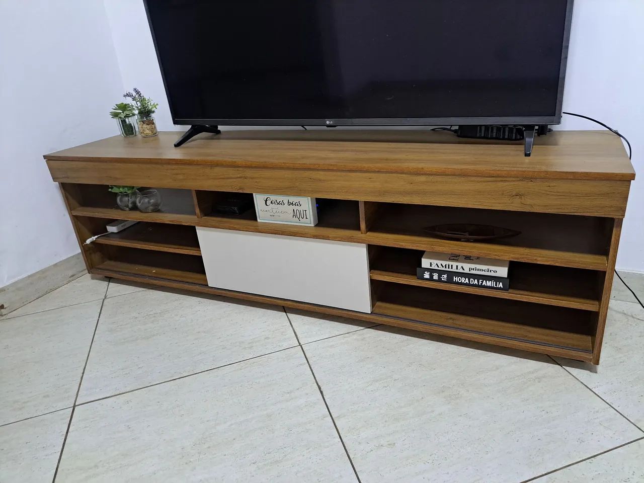 Vendo Rack para TV 1,80m