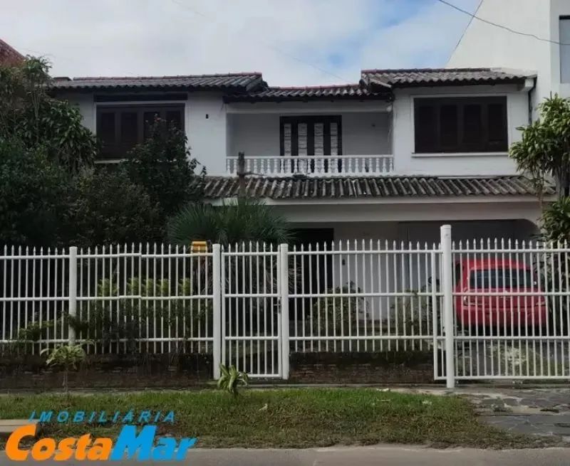 Casa com 3 dormitórios