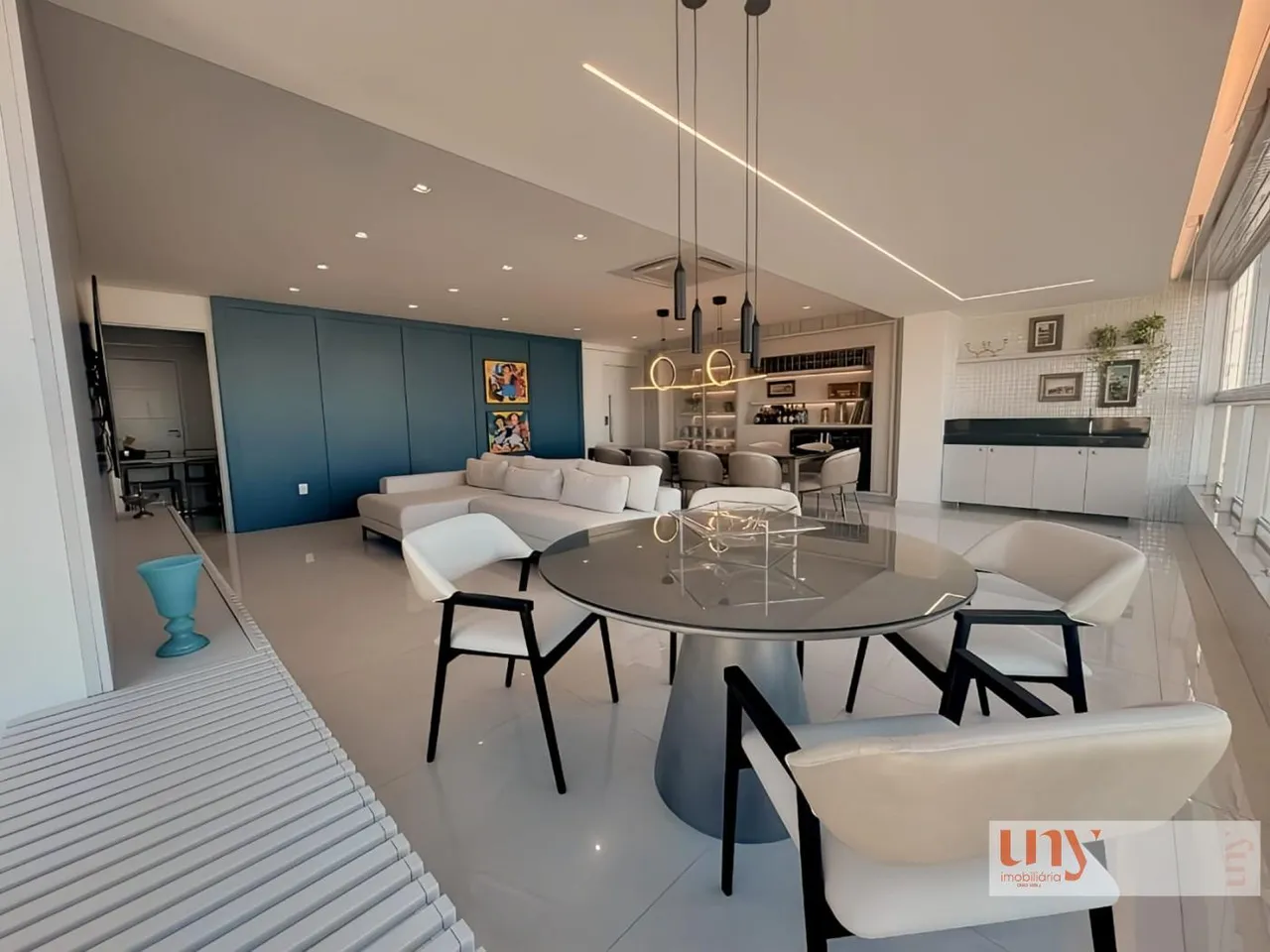 Apartamento com 157 m² e 3 suítes todo ambientado no Miramar