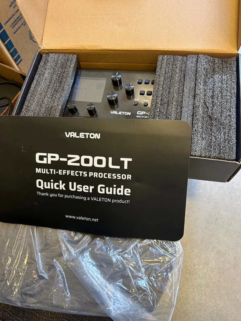 Processador multi-efeitos Valeton GP-200LT