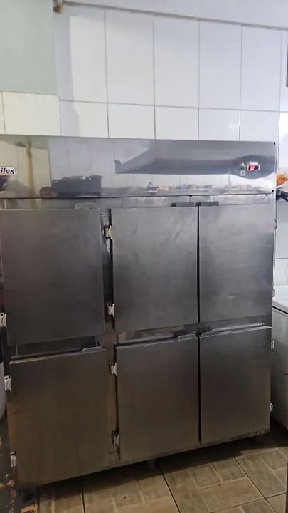 Geladeira mini câmara fria.