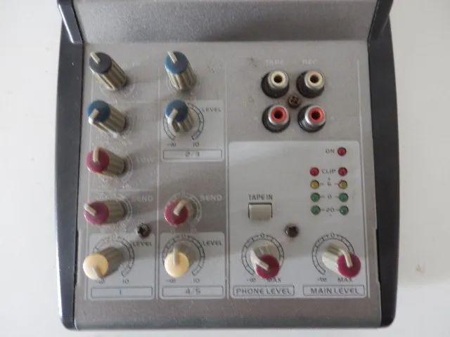 Mesa de Som SKP VZ5 110v - Foto 4