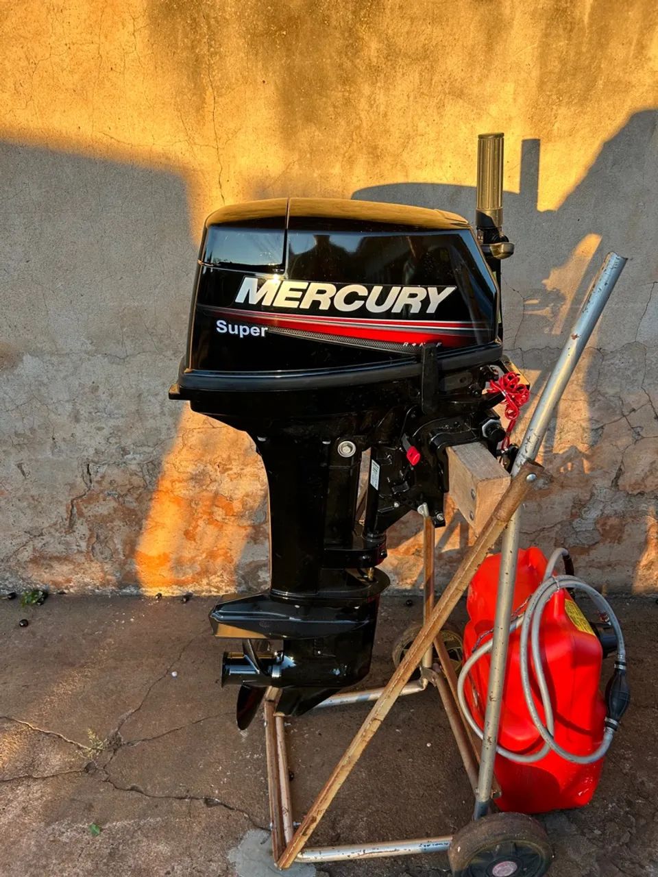 Vendo motor de barco Mercury Super 15 HP ano 2025