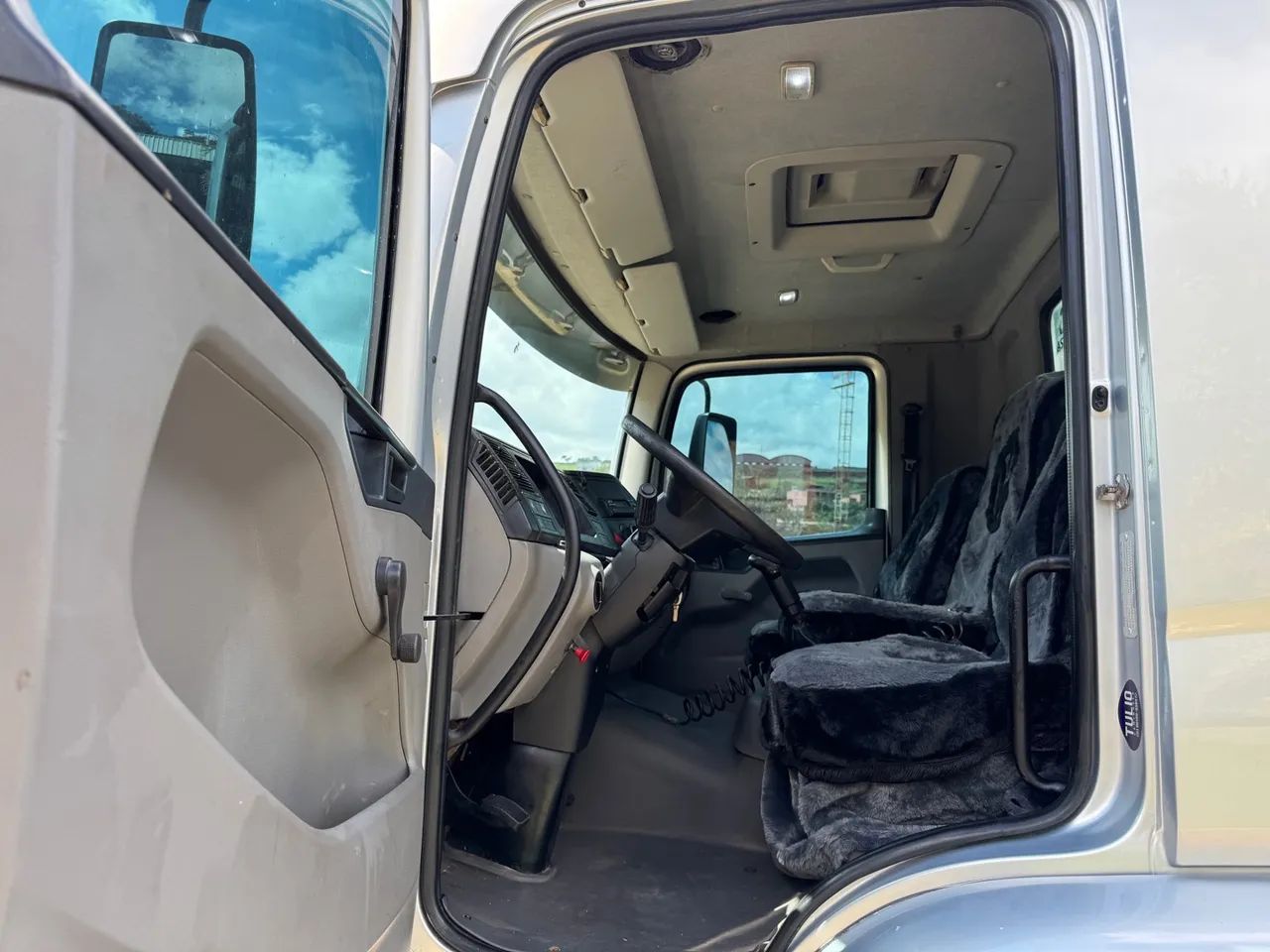 Caminhao Vw 15180 poli guindaste duplo  - Foto 13