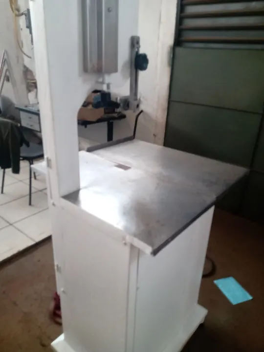 Vendo serra de fita para açougues