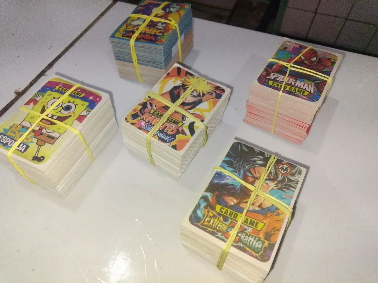 Cards de personagens famosos lote sortidas bem legal 