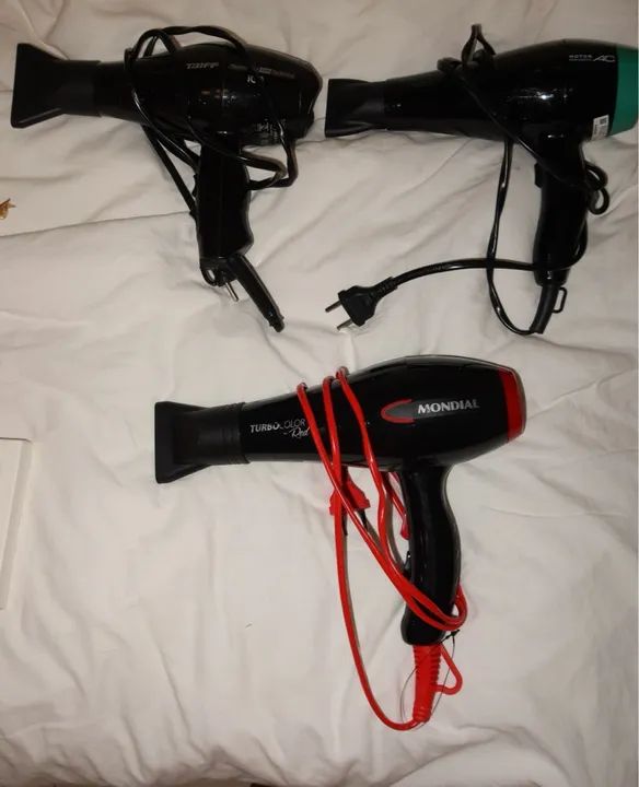 3 secadores - 2 110v e 1 220v