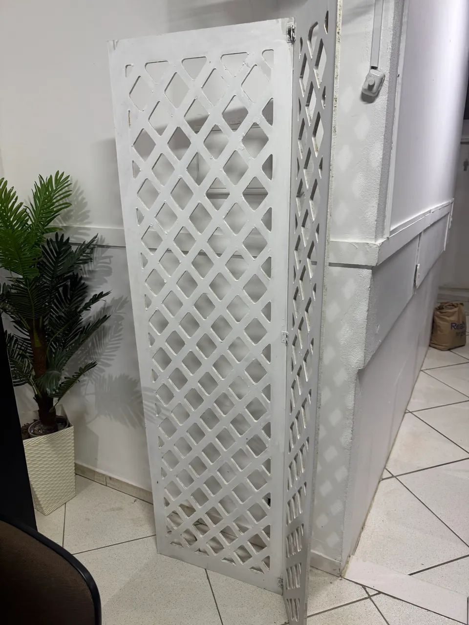 Wooden screen64374838616193122