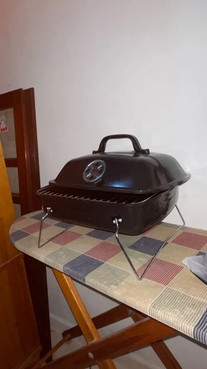Churrasqueira portátil - carvão