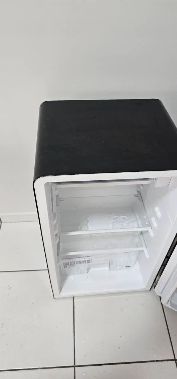 Frigobar Midea Retro 95 Litros - Foto 4